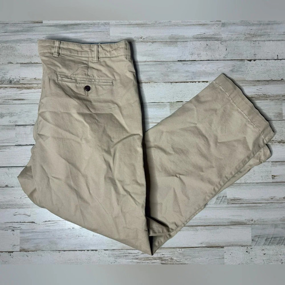 L.L. Bean Other - L. L. Bean Classic Fit Men's Sz 38x29 Khakis Pants Tan